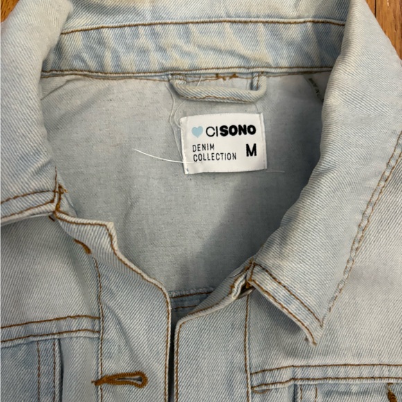 Size medium denim jacket - Picture 2 of 5
